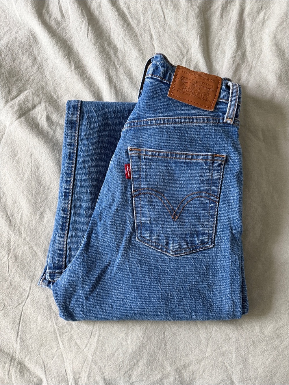 Levi's Ribcage Straight Ankle Jeans